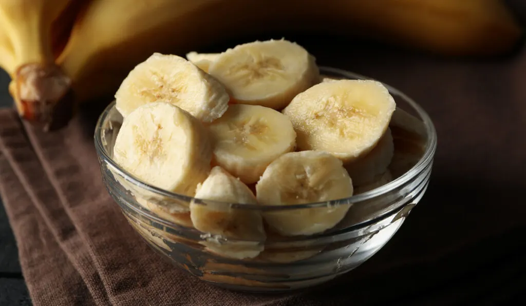 bowl of banana slices