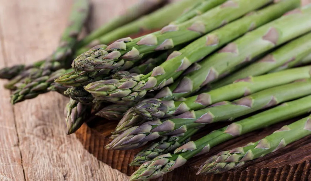 asparagus on a wooden table